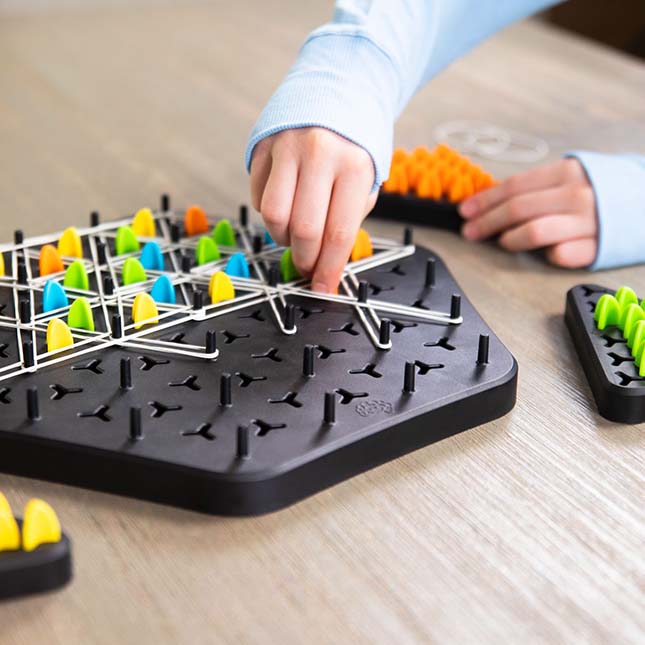 Tri-Chess® - Een spel voor denkwijze en familieplezier!